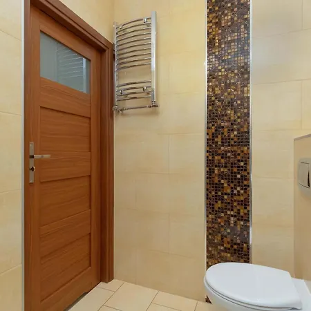 Climatic In Gdansk's Old Town By Renters Apartment *