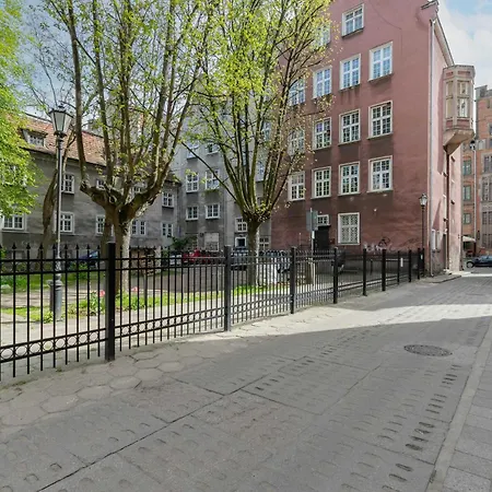 Climatic In Gdansk's Old Town By Renters * Danzig