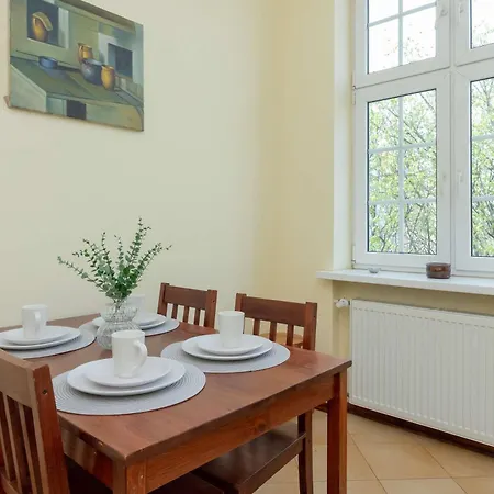Climatic In Gdansk's Old Town By Renters Apartment *