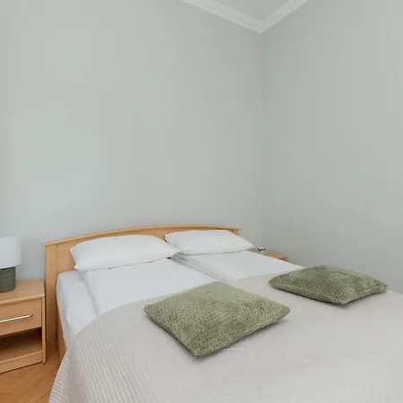 Climatic In Gdansk's Old Town By Renters Apartment Danzig